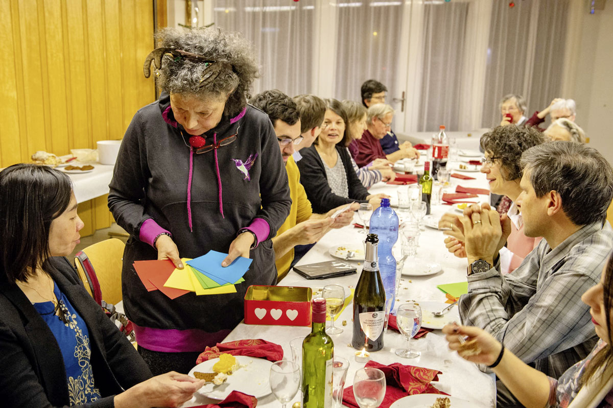 Repas de Noël ensemble à la paroisse Sainte-Thérèse après la messe des familles.